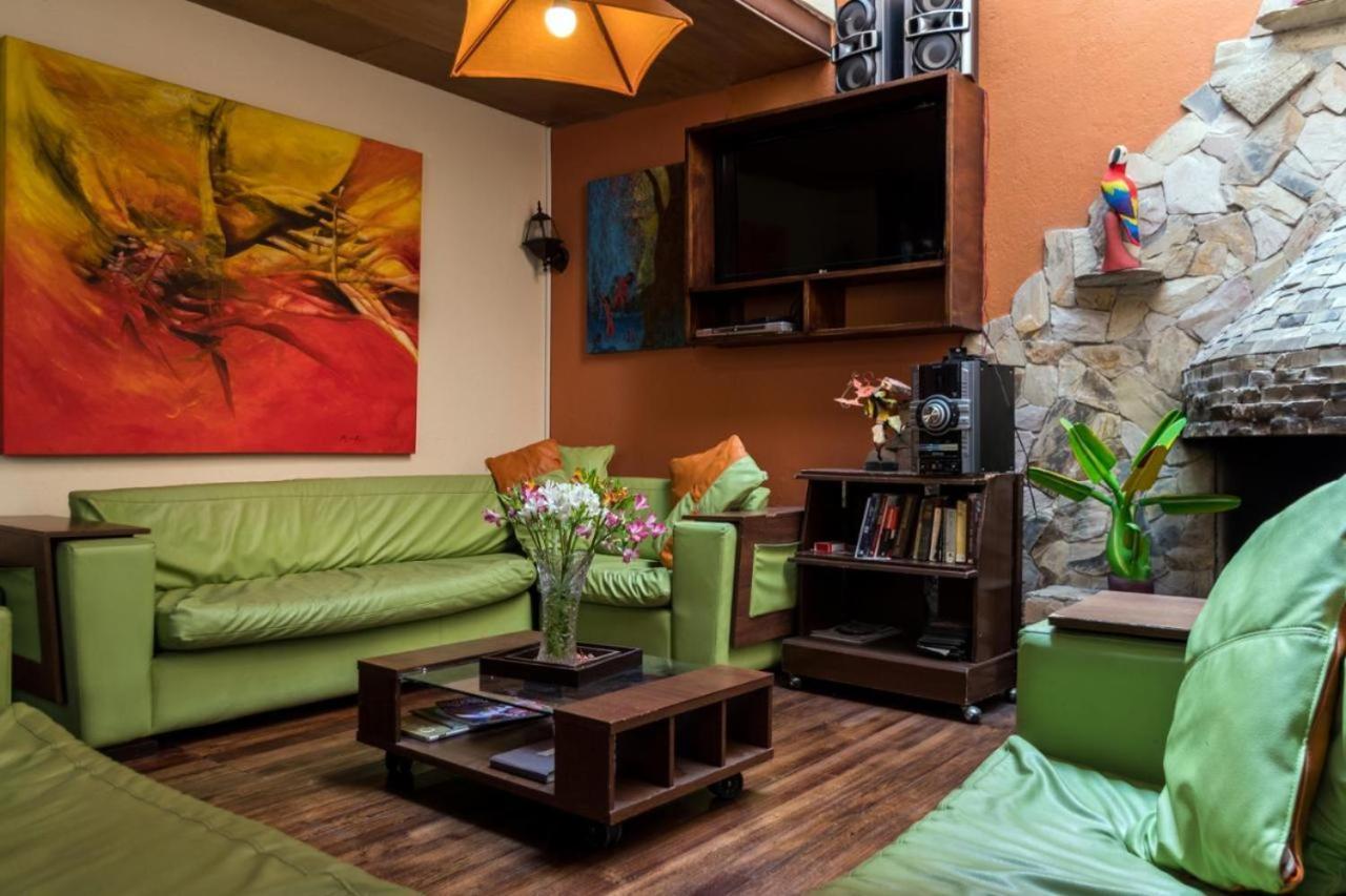 Casa Del Arupo B&B Quito Eksteriør billede